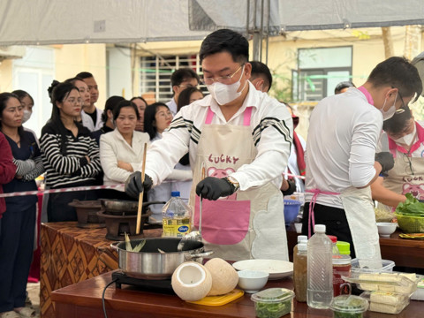 Media.NewsItem.ImageLinkTitleFormat Media.NewsItem.ImageAlternateTextFormat