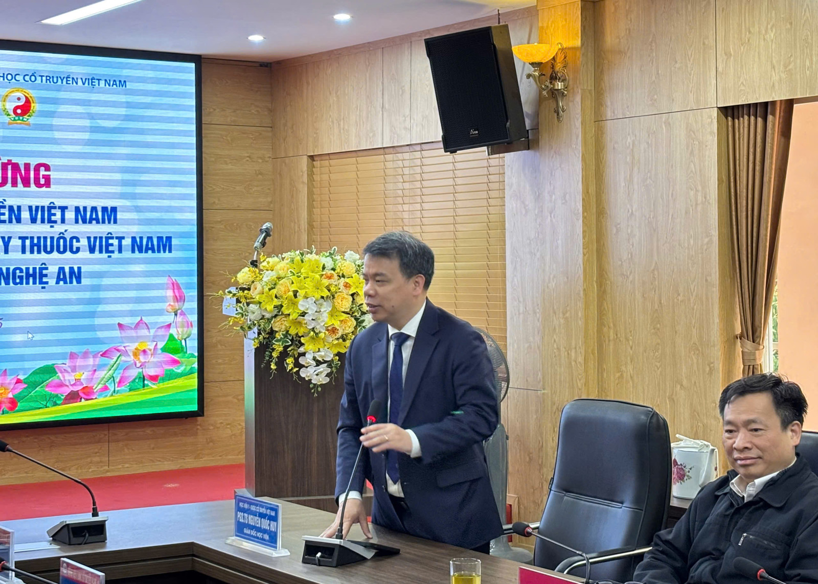 Media.NewsItem.ImageAlternateTextFormat