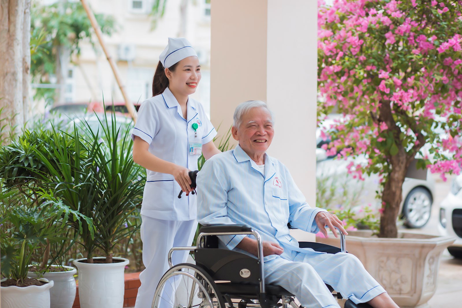 Media.NewsItem.ImageAlternateTextFormat