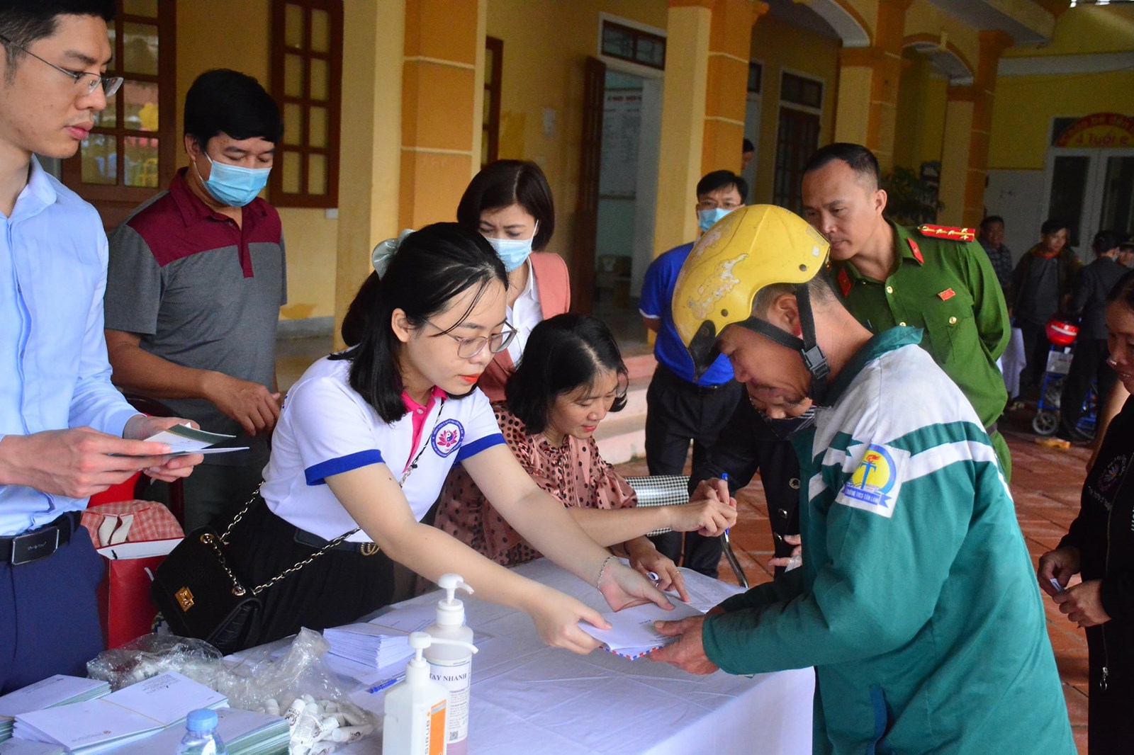 Media.NewsItem.ImageAlternateTextFormat