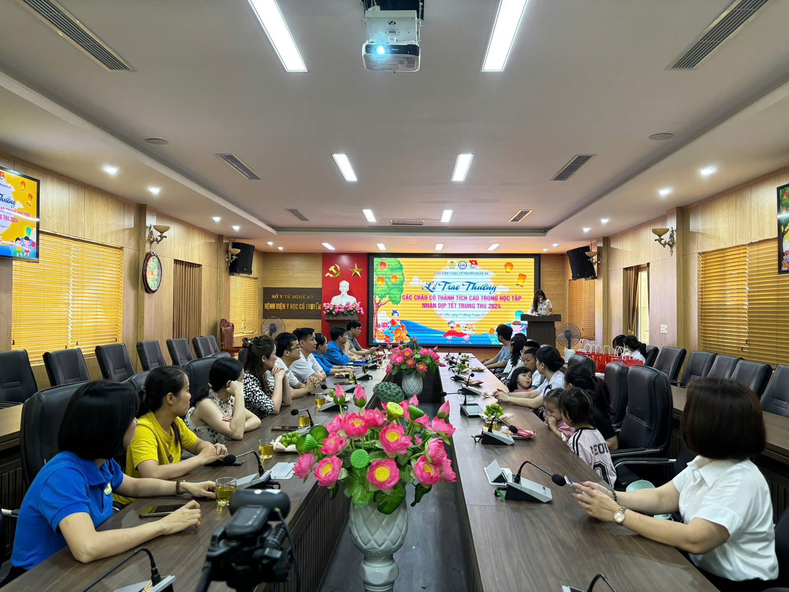 Media.NewsItem.ImageAlternateTextFormat